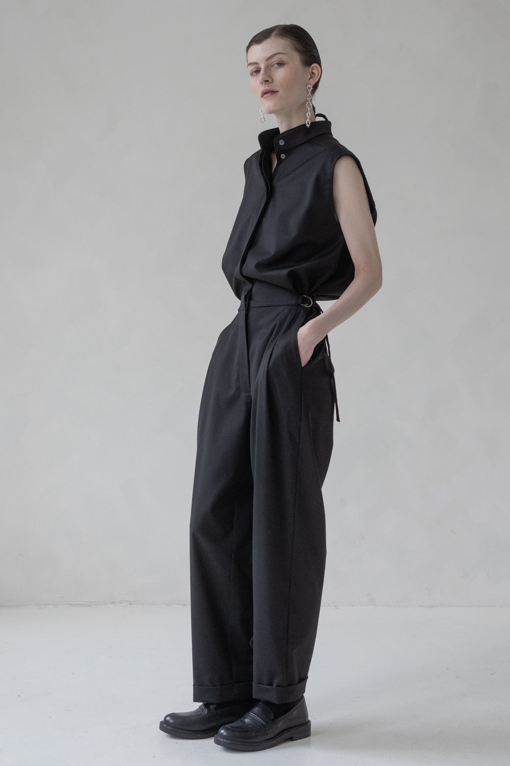 タグ付未使用 NEAU SLEEVELESS JUMPSUITオールインワン 黒 The Ultimate Muse Sleeveless Jumpsuit – Odd Muse