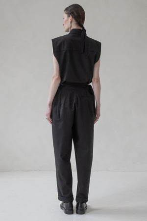 SLEEVELESS JUMPSUIT (BLACK, BEIGE)