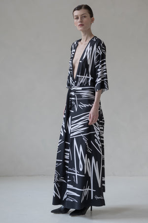 MAXI DRESS WITH CONTRAST PRINT (BLACK/WHITE)