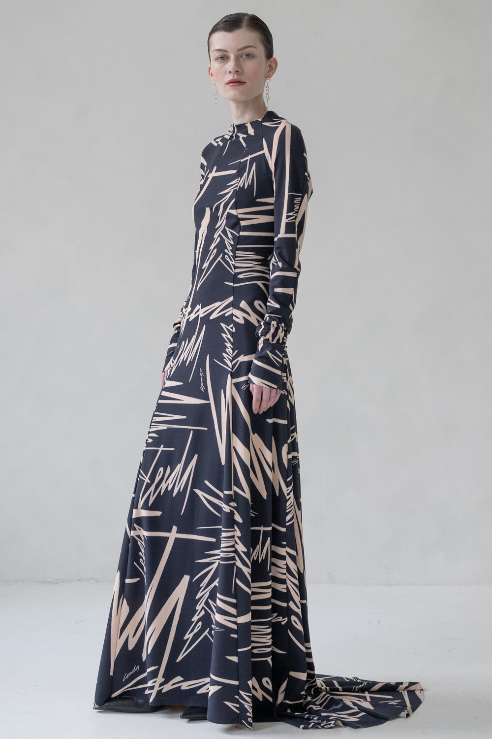 MAXI DRESS  CONTRAST PRINT (BEIGE/ BLACK)