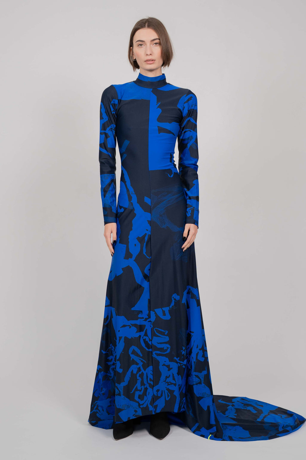 ELASTIC DRESS WITH LONG SLEEVES AND TRAIN (BLUE PRINT)