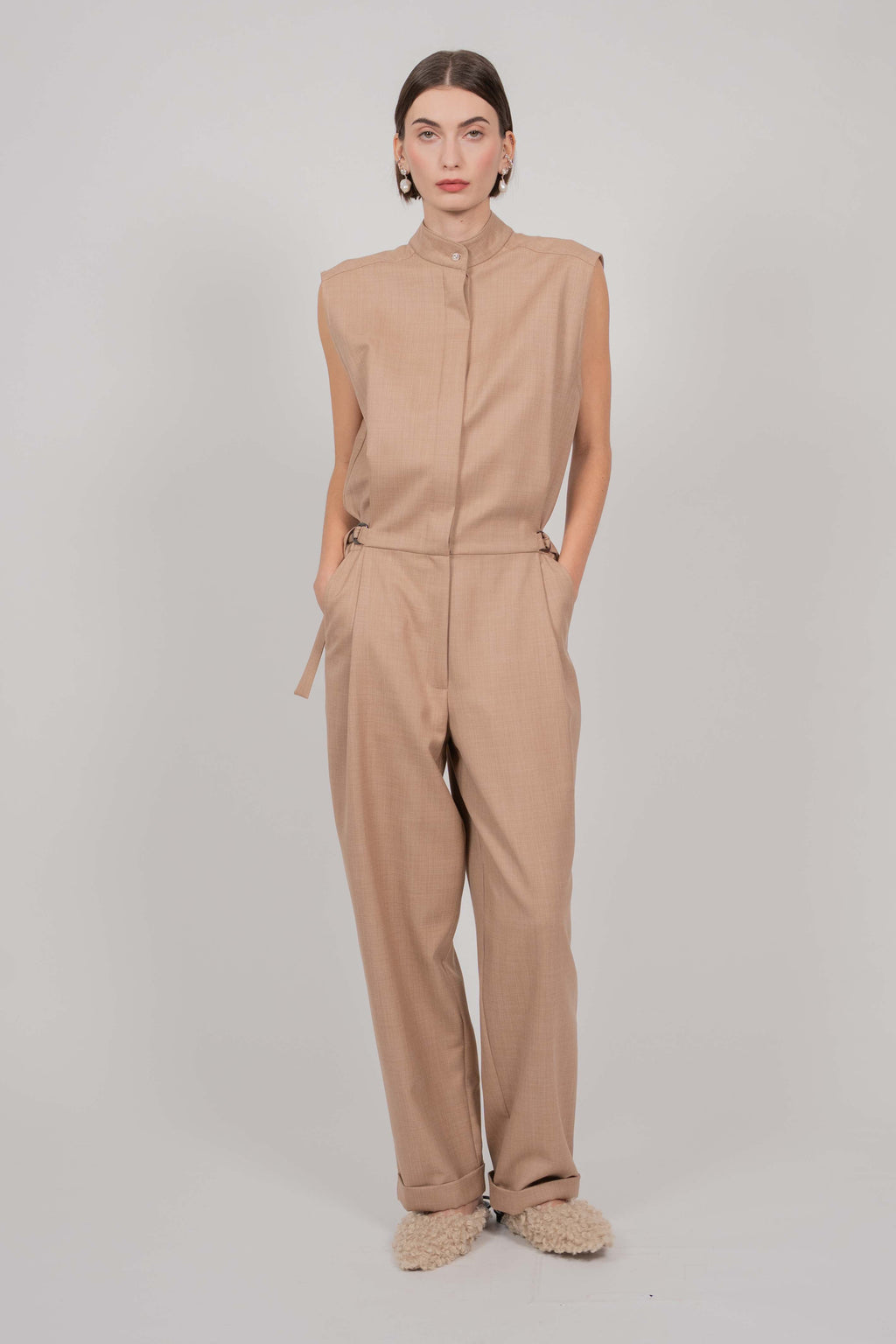 SLEEVELESS JUMPSUIT (CAMEL)