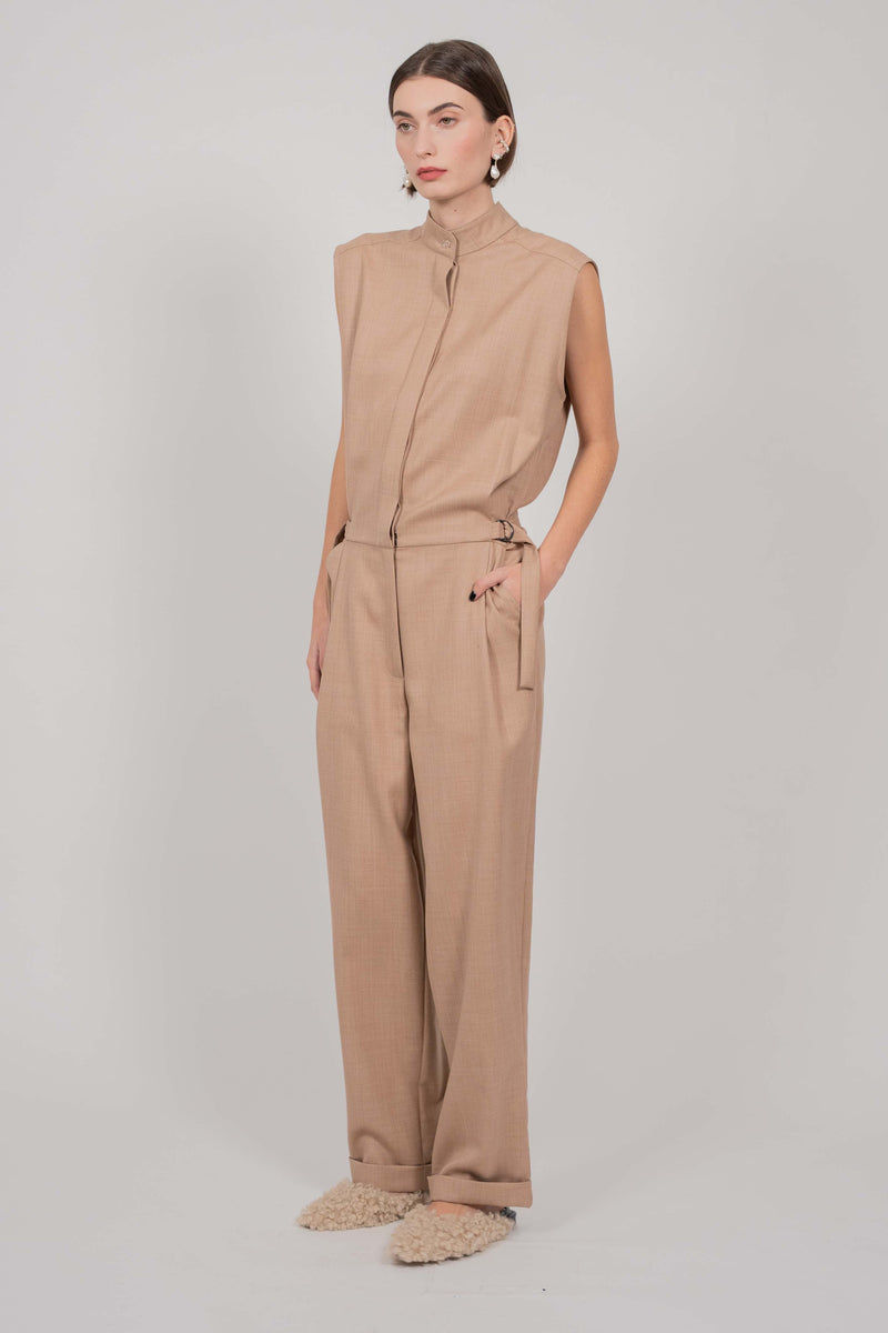 SLEEVELESS JUMPSUIT (CAMEL)