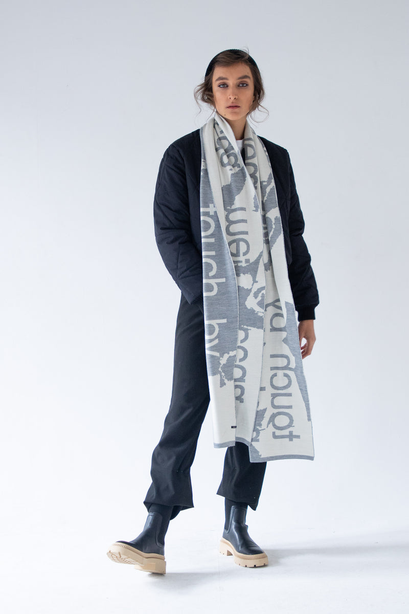 WOOL SCARF "TOUCH ME" GREY