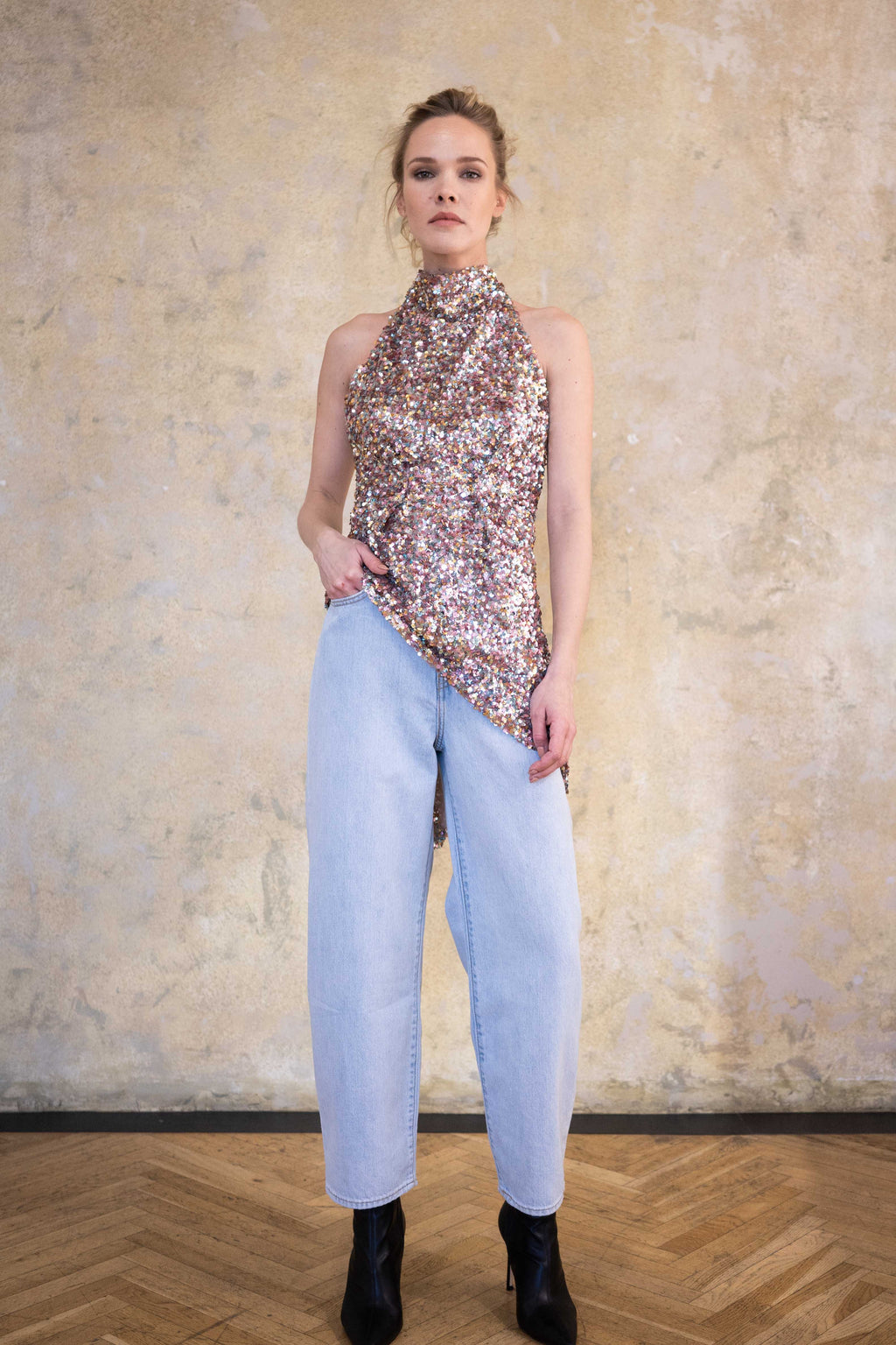 Leeda: top - SEQUIN TOP