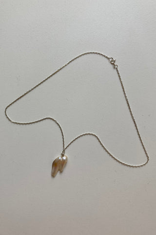 SILVER FLUID LASSO NECKLACE